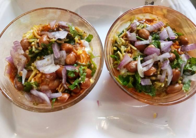 Steps to Prepare Awsome Bhalla Chaat Cooking Basics for Newbies