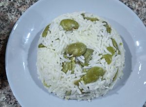 Une photo de Salade de riz aux fèves