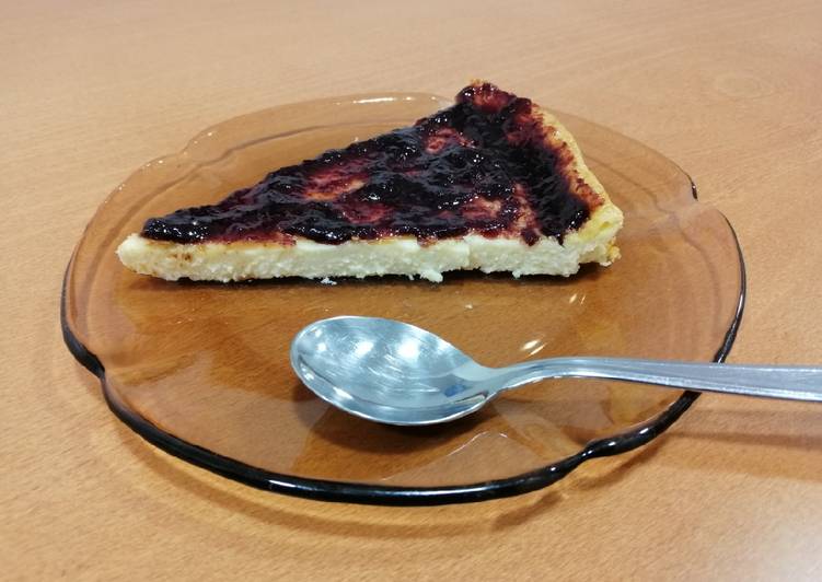 Tarta de queso con mermelada de cereza (sin base)