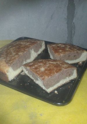 Una foto de Bizcochuelo marmolado para la merienda😋😋😋