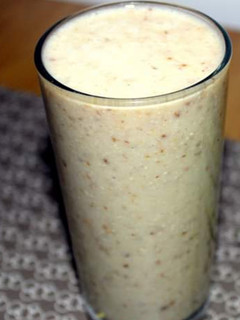 Receipe oats banana milkshake செய்முறை முக்கிய புகைப்படம்
