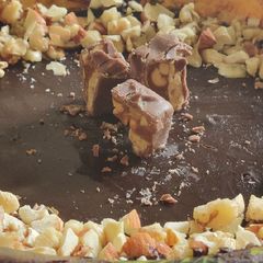 A picture of Choco biscuit crunch Cake.