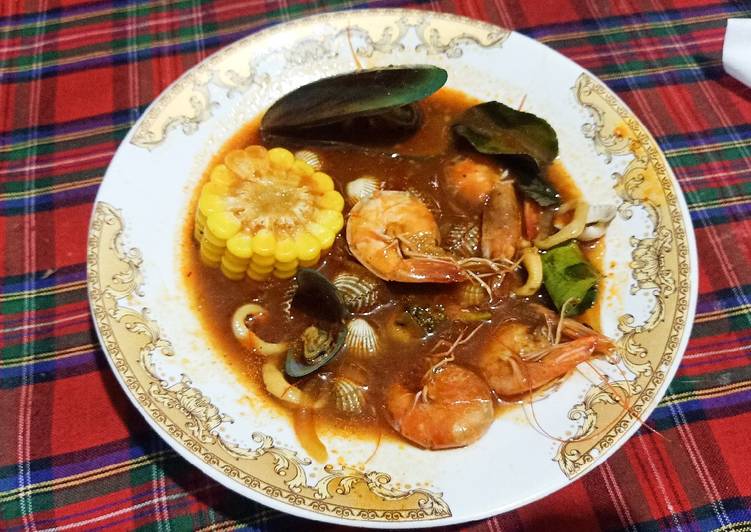Seafood Saus Padang (Udang, Cumi, Kerang)