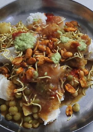 પાઉં રગડો (Pav Ragdo Recipe In Gujarati) રેસીપી મુખ્ય ફોટો