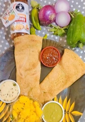 મગ ની દાળ ના ઢોસા (Moong Dal Dhokla Recipe In Gujarati) રેસીપી મુખ્ય ફોટો