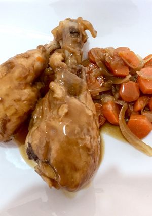 Una foto de Pollo al café