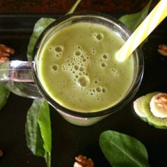 A picture of Spinach Kiwi Smoothy.