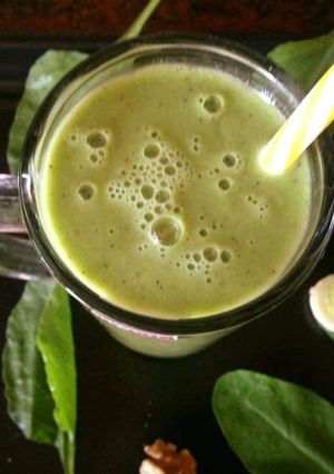 A picture of Spinach Kiwi Smoothy.