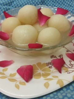 રસગુલ્લા (Rasgulla Recipe In Gujarati) રેસીપી મુખ્ય ફોટો
