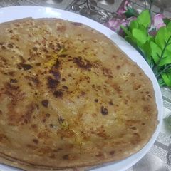 A picture of Mooli ke parathay.