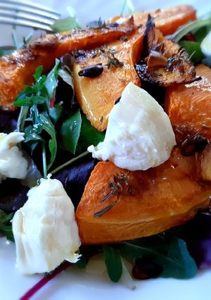 Une photo de Salade de potiron rôti au chèvre