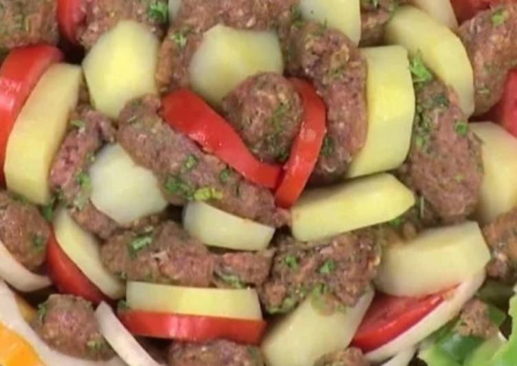صينية بطاطس بالكفتة