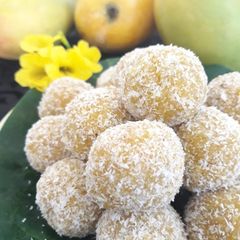 A picture of Instant Mango Ladoo.