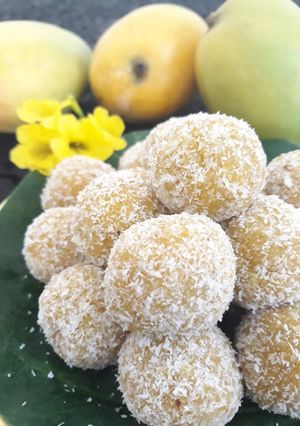 A picture of Instant Mango Ladoo.
