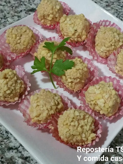Una foto de Bombones de foie con almendras