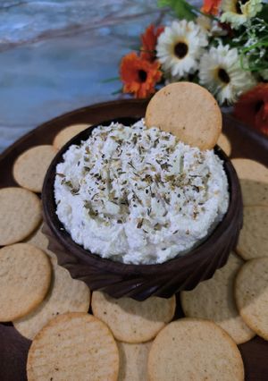 A picture of Herb garlic cheese spread.