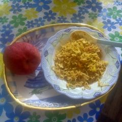 A picture of Egg maggi.