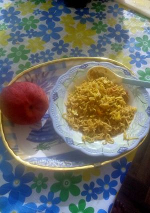 A picture of Egg maggi.