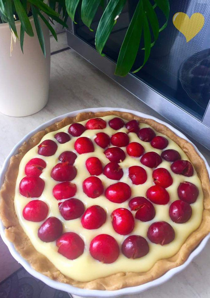 Vaníliás cseresznyés pite 🍒🥧 recept fotója