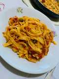 Tagliatelle cu sos de roșii, ton și capere !