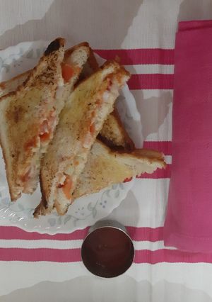 A picture of Cheesy Veg sandwich.