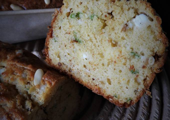 Cake à la feta et au basilic subtilement parfumé à la tomate séchée