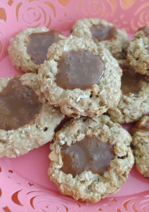 Una foto de Pepas de avena con dulce de leche