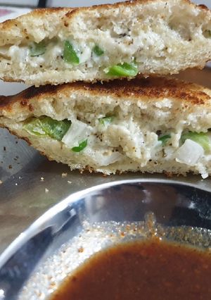 A picture of Chatpati mayo sandwich.