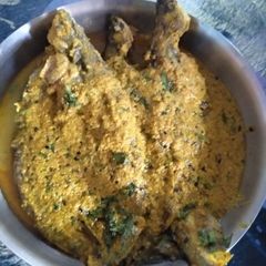 A picture of Poppy seed parshe fish curry.