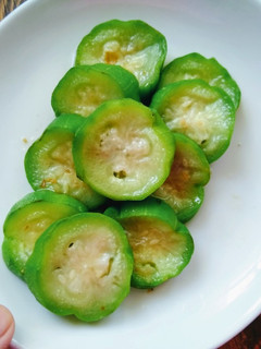 【古早味】清炒絲瓜(十分鐘快速上菜) 的食譜成品照片