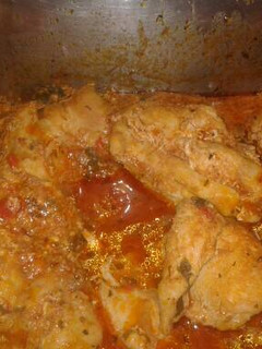Una foto de Pechuga de pollo en salsa de tomate natural