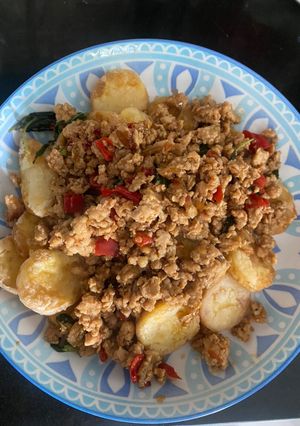 รูปของ กะเพราเต้าหู้ไข่กรอบ