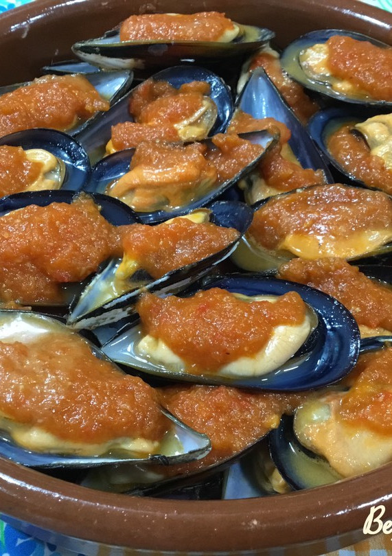 Una foto de Mejillones en salsa