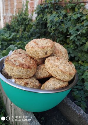 Una foto de Galletitas de avena, banana y coco rallado