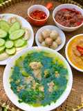 Mâm cơm 3 miền: canh cua rau đay cà pháo,mắm bằm chưng hột vịt, mắm ruốc thịt ba chỉ xào sả ớt