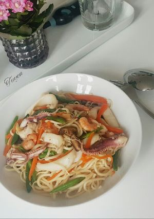 Hình của món Mì xào mực ống.