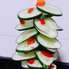 A picture of Cucumber 🎄.