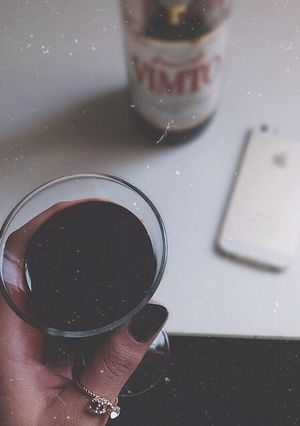 صورة لوصفة عصير الكركديه والفيمتو المميز 🍷🥤