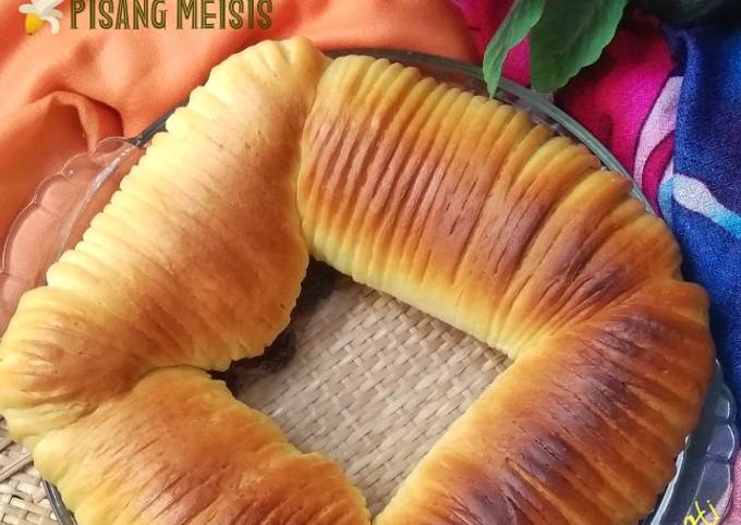 Wool Roll Bread Eggless isi Pisang Meisis