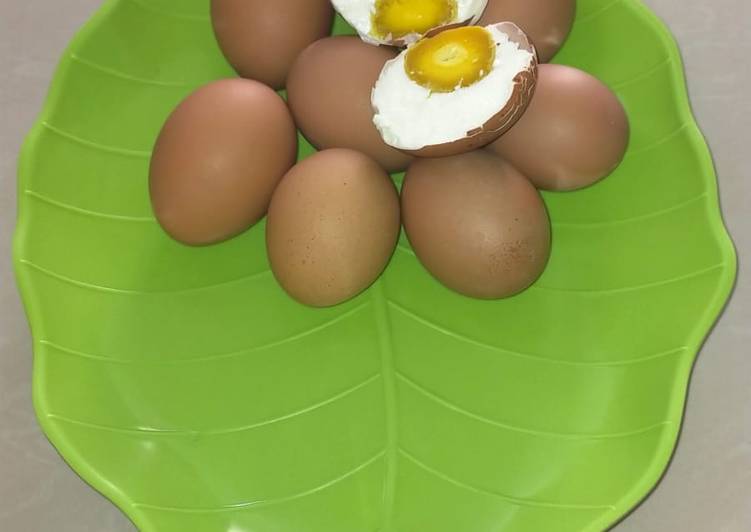 Resep Telur Ayam Asin-Gurih Homemade, Enak