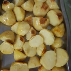 A picture of Roast potatoes.