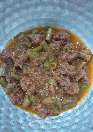 عکسی از دستور خوراک گوشت چرخ کرده و لوبیا سبز
