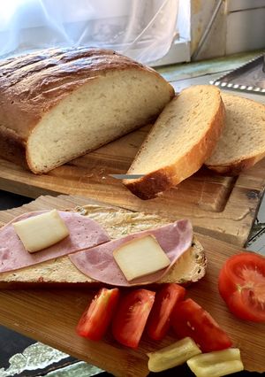 Házi kenyér fokhagymásan recept fotója