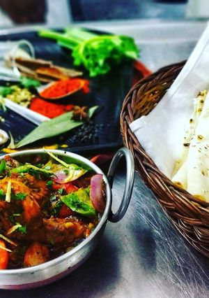 A picture of Kadhai chicken.