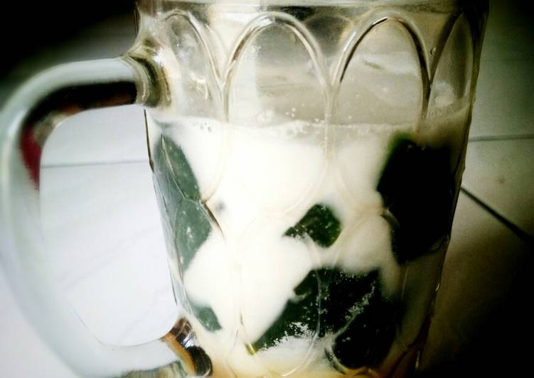 Cara Menyiapkan Es cincau hijau yang Bisa Manjain Lidah!