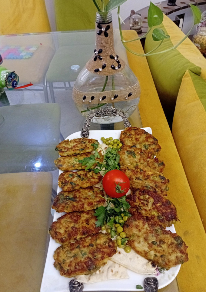 عکسی از دستور کتلت با نخود سبز و جعفری