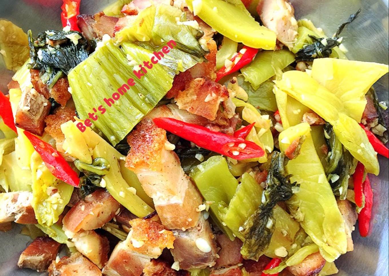 Sayur asin masak babi panggang