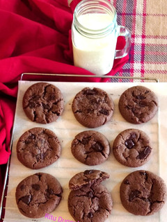 चॉकलेट कुकीज़ (chocolate cookies recipe in Hindi) रेसिपी मुख्य फोटो