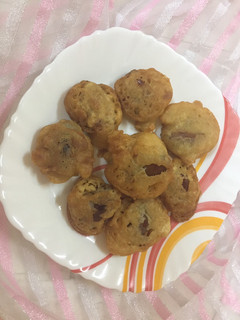 டேட்ஸ் அன்ட் நட்ஸ் பால்ஸ் (Dates and nuts balls recipe in tamil) செய்முறை முக்கிய புகைப்படம்