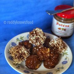 A picture of Chocolaty Vegan Energy Balls.